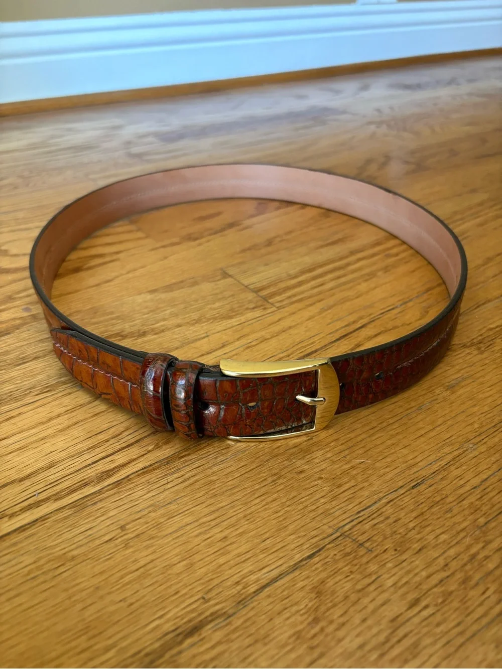 Alligator Grain Chestnut Brown Calf Leather Men’s Size 38 Belt Gold Buckle